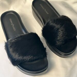 Donald Pliner FURFI-FI Black Fur sandals/slippers - size 7.5